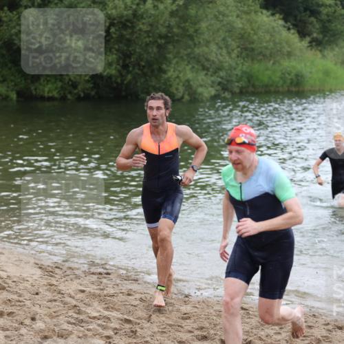 21.06.2026 - 29. Vierlanden-Triathlon Andreas Tolksdorf http://msf.ph/oto/9849817 21.06.2026 10:08:09 Schwimmen 392, 399, 419, 452, 459, 473, 478 meine-sportfotos.de