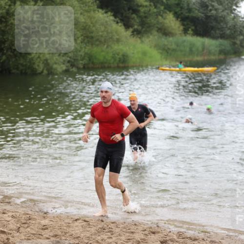 21.06.2026 - 29. Vierlanden-Triathlon Andreas Tolksdorf http://msf.ph/oto/9849836 21.06.2026 10:08:10 Schwimmen 392, 399, 419, 446, 452, 459, 473, 478 meine-sportfotos.de