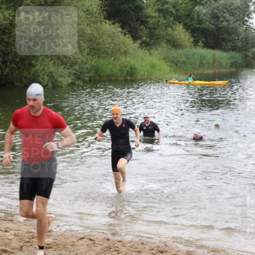 21.06.2026 - 29. Vierlanden-Triathlon Andreas Tolksdorf http://msf.ph/oto/9849845 21.06.2026 10:08:11 Schwimmen 392, 399, 419, 446, 452, 459, 473, 477, 478 meine-sportfotos.de