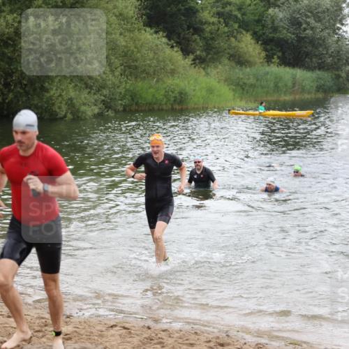 21.06.2026 - 29. Vierlanden-Triathlon Andreas Tolksdorf http://msf.ph/oto/9849853 21.06.2026 10:08:11 Schwimmen 392, 399, 419, 446, 452, 459, 473, 477, 478 meine-sportfotos.de