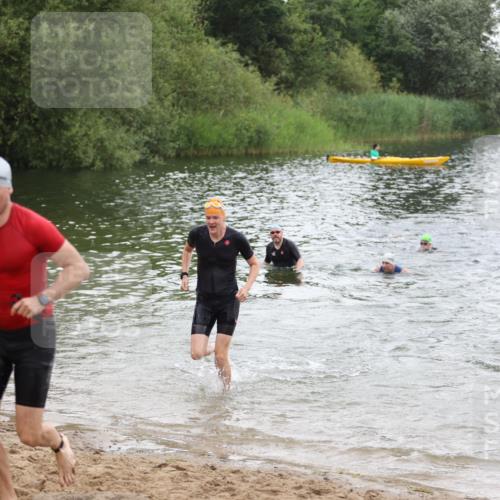21.06.2026 - 29. Vierlanden-Triathlon Andreas Tolksdorf http://msf.ph/oto/9849861 21.06.2026 10:08:12 Schwimmen 392, 399, 419, 446, 452, 459, 477, 478 meine-sportfotos.de