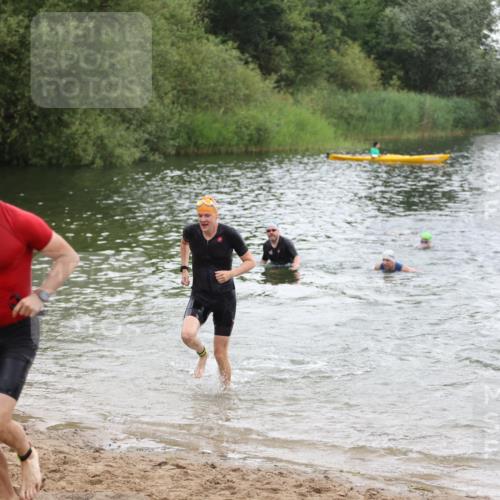 21.06.2026 - 29. Vierlanden-Triathlon Andreas Tolksdorf http://msf.ph/oto/9849863 21.06.2026 10:08:12 Schwimmen 392, 399, 419, 446, 452, 459, 477, 478 meine-sportfotos.de
