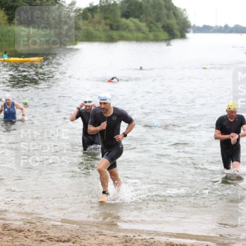 21.06.2026 - 29. Vierlanden-Triathlon Andreas Tolksdorf http://msf.ph/oto/9849879 21.06.2026 10:08:14 Schwimmen 392, 399, 419, 446, 452, 477 meine-sportfotos.de
