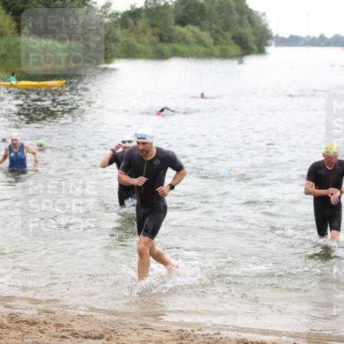 21.06.2026 - 29. Vierlanden-Triathlon Andreas Tolksdorf http://msf.ph/oto/9849884 21.06.2026 10:08:14 Schwimmen 392, 399, 419, 446, 452, 477 meine-sportfotos.de