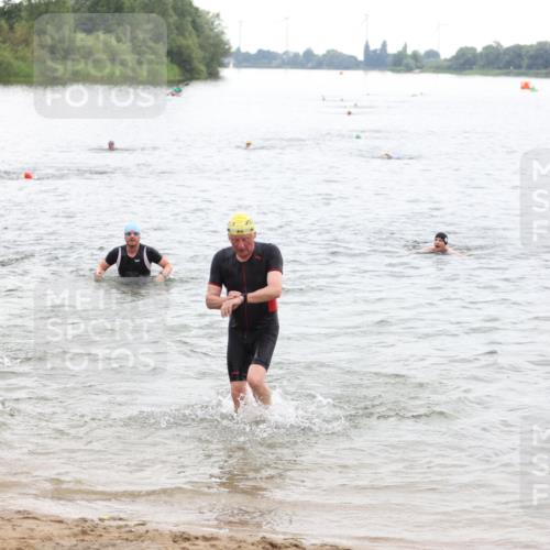 21.06.2026 - 29. Vierlanden-Triathlon Andreas Tolksdorf http://msf.ph/oto/9849892 21.06.2026 10:08:15 Schwimmen 392, 399, 419, 446, 452, 476, 477 meine-sportfotos.de