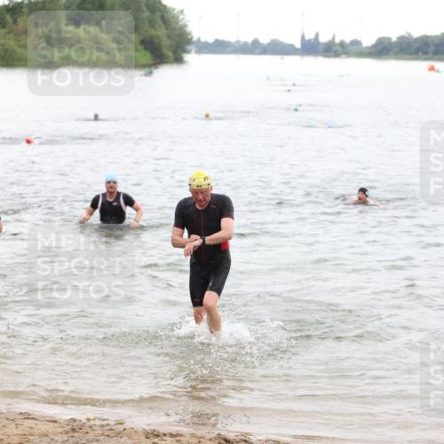 21.06.2026 - 29. Vierlanden-Triathlon Andreas Tolksdorf http://msf.ph/oto/9849893 21.06.2026 10:08:16 Schwimmen 392, 399, 419, 446, 452, 476, 477 meine-sportfotos.de