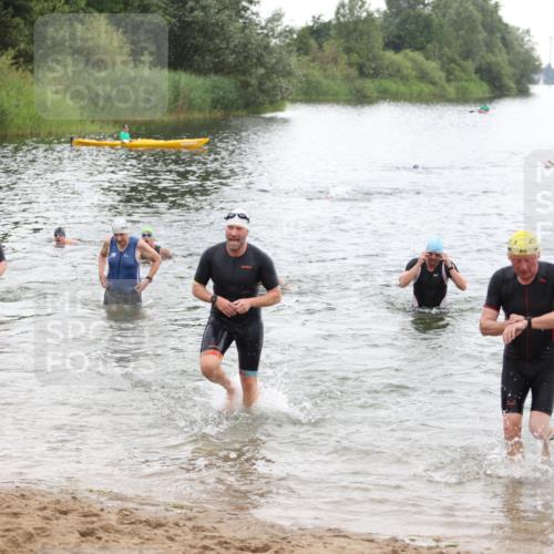21.06.2026 - 29. Vierlanden-Triathlon Andreas Tolksdorf http://msf.ph/oto/9849902 21.06.2026 10:08:17 Schwimmen 392, 399, 419, 446, 476, 477 meine-sportfotos.de