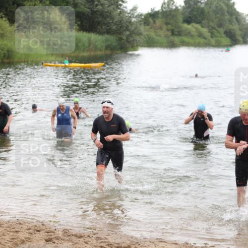 21.06.2026 - 29. Vierlanden-Triathlon Andreas Tolksdorf http://msf.ph/oto/9849909 21.06.2026 10:08:17 Schwimmen 392, 399, 419, 446, 476, 477 meine-sportfotos.de