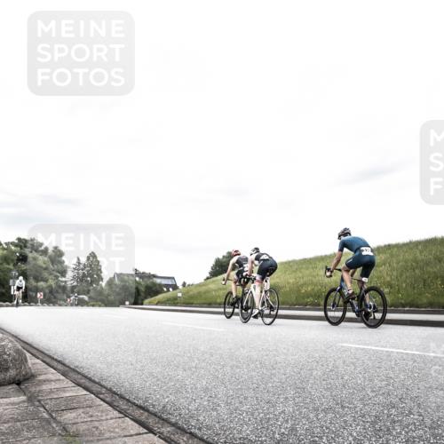 21.06.2026 - 29. Vierlanden-Triathlon H.Heesch http://msf.ph/oto/9849912 21.06.2026 10:27:28 Radfahren 10, 223, 298, 391, 513, 563 meine-sportfotos.de