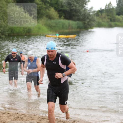 21.06.2026 - 29. Vierlanden-Triathlon Andreas Tolksdorf http://msf.ph/oto/9849924 21.06.2026 10:08:23 Schwimmen 403, 419, 422, 432, 446, 476, 477, 1356 meine-sportfotos.de