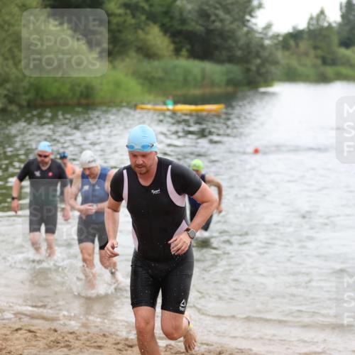 21.06.2026 - 29. Vierlanden-Triathlon Andreas Tolksdorf http://msf.ph/oto/9849927 21.06.2026 10:08:23 Schwimmen 403, 419, 422, 432, 446, 476, 477, 1356 meine-sportfotos.de
