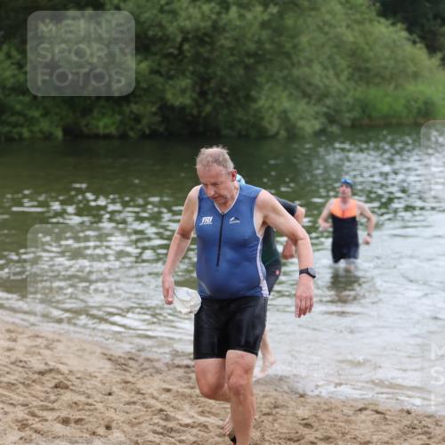 21.06.2026 - 29. Vierlanden-Triathlon Andreas Tolksdorf http://msf.ph/oto/9849933 21.06.2026 10:08:26 Schwimmen 403, 418, 422, 432, 446, 476, 477, 1356 meine-sportfotos.de