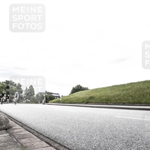 21.06.2026 - 29. Vierlanden-Triathlon H.Heesch http://msf.ph/oto/9849939 21.06.2026 10:28:19 Radfahren 79, 368, 538, 575 meine-sportfotos.de