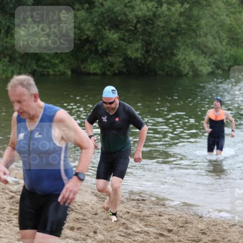 21.06.2026 - 29. Vierlanden-Triathlon Andreas Tolksdorf http://msf.ph/oto/9849940 21.06.2026 10:08:27 Schwimmen 403, 418, 422, 432, 476, 477, 1356 meine-sportfotos.de