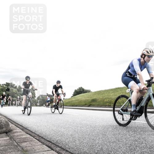 21.06.2026 - 29. Vierlanden-Triathlon H.Heesch http://msf.ph/oto/9849943 21.06.2026 10:28:21 Radfahren 79, 368, 538, 567, 575, 590 meine-sportfotos.de