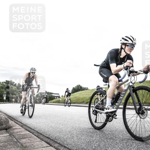 21.06.2026 - 29. Vierlanden-Triathlon H.Heesch http://msf.ph/oto/9849999 21.06.2026 10:28:37 Radfahren 99, 367, 387, 390, 511, 535, 592 meine-sportfotos.de