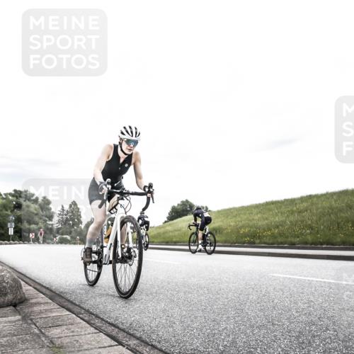 21.06.2026 - 29. Vierlanden-Triathlon H.Heesch http://msf.ph/oto/9850002 21.06.2026 10:28:37 Radfahren 99, 367, 387, 390, 511, 535, 592 meine-sportfotos.de