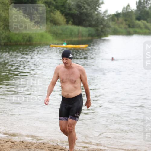 21.06.2026 - 29. Vierlanden-Triathlon Andreas Tolksdorf http://msf.ph/oto/9850003 21.06.2026 10:08:35 Schwimmen 418, 422, 432, 1356 meine-sportfotos.de