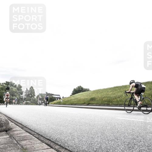 21.06.2026 - 29. Vierlanden-Triathlon H.Heesch http://msf.ph/oto/9850019 21.06.2026 10:28:45 Radfahren 508, 583 meine-sportfotos.de