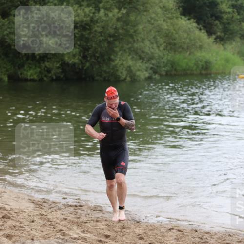 21.06.2026 - 29. Vierlanden-Triathlon Andreas Tolksdorf http://msf.ph/oto/9850029 21.06.2026 10:08:50 Schwimmen 455 meine-sportfotos.de