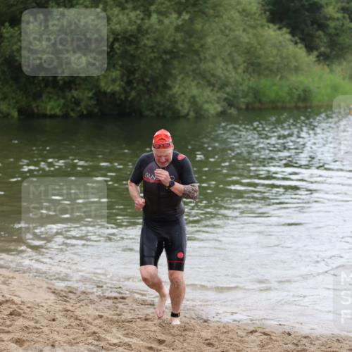 21.06.2026 - 29. Vierlanden-Triathlon Andreas Tolksdorf http://msf.ph/oto/9850040 21.06.2026 10:08:50 Schwimmen 455 meine-sportfotos.de