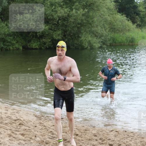 21.06.2026 - 29. Vierlanden-Triathlon Andreas Tolksdorf http://msf.ph/oto/9850109 21.06.2026 10:09:19 Schwimmen 406, 435, 439, 470 meine-sportfotos.de
