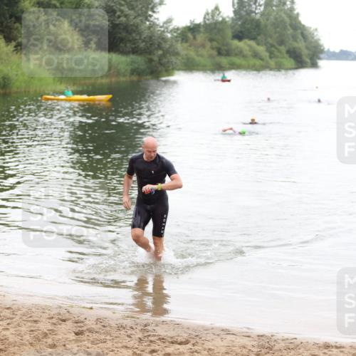 21.06.2026 - 29. Vierlanden-Triathlon Andreas Tolksdorf http://msf.ph/oto/9850153 21.06.2026 10:10:24 Schwimmen 412 meine-sportfotos.de
