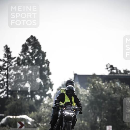 21.06.2026 - 29. Vierlanden-Triathlon H.Heesch http://msf.ph/oto/9850154 21.06.2026 08:32:43 Radfahren  meine-sportfotos.de