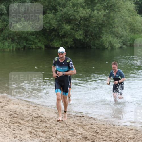 21.06.2026 - 29. Vierlanden-Triathlon Andreas Tolksdorf http://msf.ph/oto/9850294 21.06.2026 10:11:38 Schwimmen 402, 404, 426, 463 meine-sportfotos.de