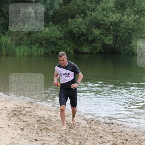 21.06.2026 - 29. Vierlanden-Triathlon Andreas Tolksdorf http://msf.ph/oto/9850390 21.06.2026 10:12:51 Schwimmen 396, 542 meine-sportfotos.de