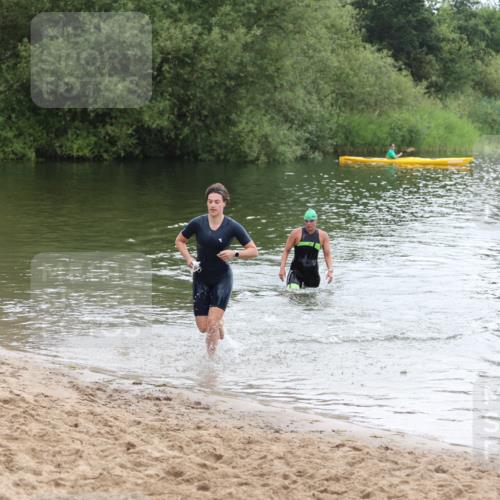 21.06.2026 - 29. Vierlanden-Triathlon Andreas Tolksdorf http://msf.ph/oto/9850395 21.06.2026 10:12:58 Schwimmen 396, 542, 549 meine-sportfotos.de