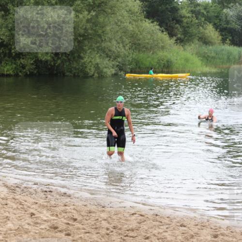 21.06.2026 - 29. Vierlanden-Triathlon Andreas Tolksdorf http://msf.ph/oto/9850432 21.06.2026 10:13:03 Schwimmen 542, 549, 620 meine-sportfotos.de