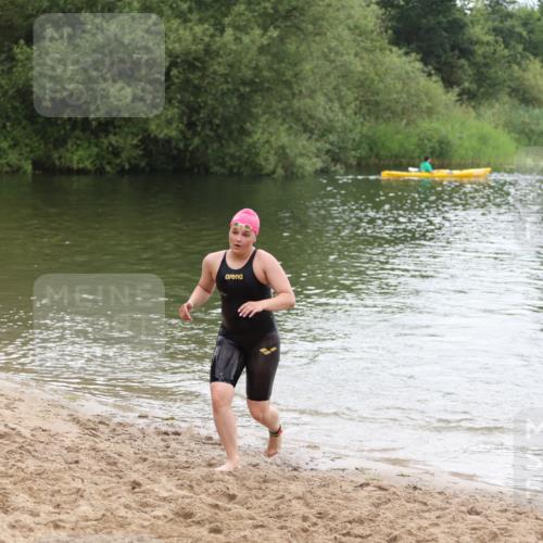 21.06.2026 - 29. Vierlanden-Triathlon Andreas Tolksdorf http://msf.ph/oto/9850503 21.06.2026 10:13:13 Schwimmen 549, 620 meine-sportfotos.de