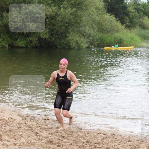 21.06.2026 - 29. Vierlanden-Triathlon Andreas Tolksdorf http://msf.ph/oto/9850505 21.06.2026 10:13:13 Schwimmen 549, 620 meine-sportfotos.de