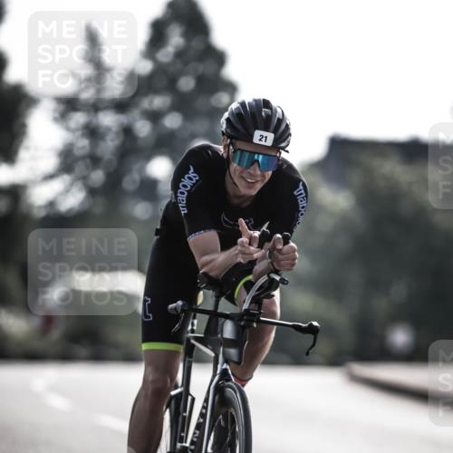 21.06.2026 - 29. Vierlanden-Triathlon H.Heesch http://msf.ph/oto/9850523 21.06.2026 08:48:23 Radfahren 10, 21 meine-sportfotos.de