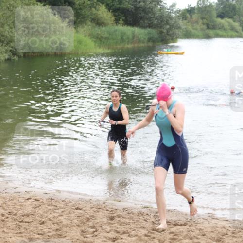 21.06.2026 - 29. Vierlanden-Triathlon Andreas Tolksdorf http://msf.ph/oto/9850574 21.06.2026 10:14:58 Schwimmen 509, 545 meine-sportfotos.de