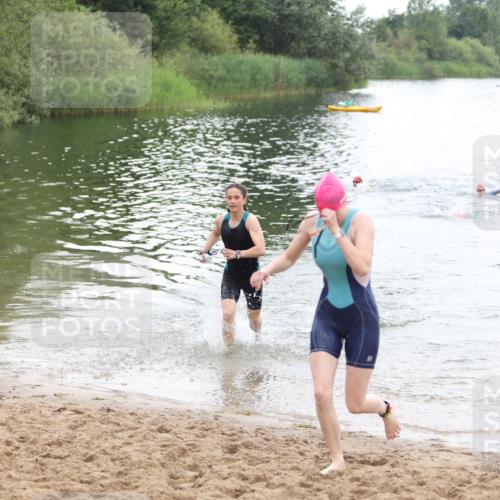 21.06.2026 - 29. Vierlanden-Triathlon Andreas Tolksdorf http://msf.ph/oto/9850577 21.06.2026 10:14:58 Schwimmen 509, 545 meine-sportfotos.de