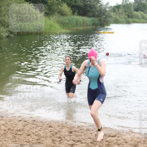 21.06.2026 - 29. Vierlanden-Triathlon Andreas Tolksdorf http://msf.ph/oto/9850585 21.06.2026 10:14:58 Schwimmen 509, 545 meine-sportfotos.de