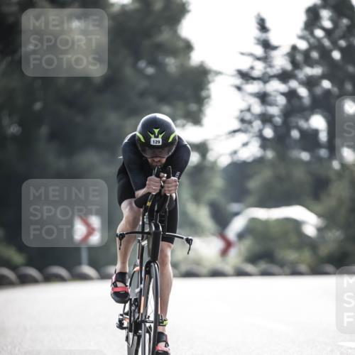 21.06.2026 - 29. Vierlanden-Triathlon H.Heesch http://msf.ph/oto/9850593 21.06.2026 08:49:07 Radfahren 129 meine-sportfotos.de