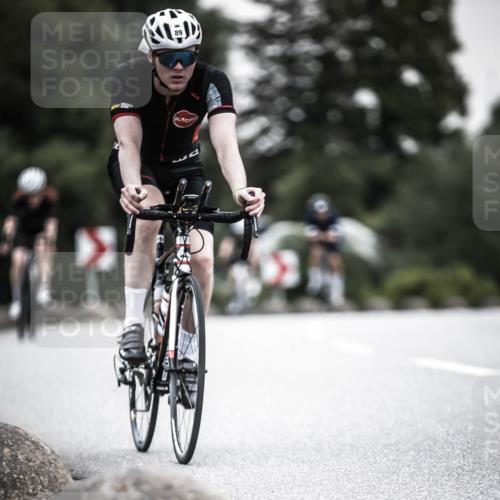 21.06.2026 - 29. Vierlanden-Triathlon H.Heesch http://msf.ph/oto/9850741 21.06.2026 10:27:13 Radfahren 24, 89, 101, 486, 517 meine-sportfotos.de