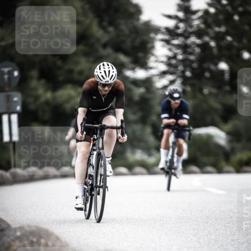21.06.2026 - 29. Vierlanden-Triathlon H.Heesch http://msf.ph/oto/9850752 21.06.2026 10:27:15 Radfahren 24, 89, 101, 339, 378, 385, 486, 517 meine-sportfotos.de