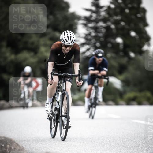 21.06.2026 - 29. Vierlanden-Triathlon H.Heesch http://msf.ph/oto/9850760 21.06.2026 10:27:15 Radfahren 24, 89, 101, 339, 378, 385, 486, 517 meine-sportfotos.de