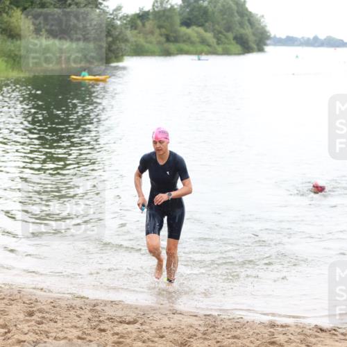 21.06.2026 - 29. Vierlanden-Triathlon Andreas Tolksdorf http://msf.ph/oto/9850762 21.06.2026 10:15:53 Schwimmen 552, 562, 587 meine-sportfotos.de