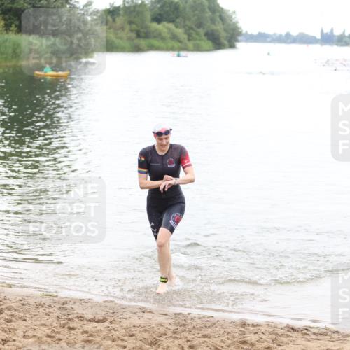 21.06.2026 - 29. Vierlanden-Triathlon Andreas Tolksdorf http://msf.ph/oto/9850785 21.06.2026 10:16:01 Schwimmen 587 meine-sportfotos.de