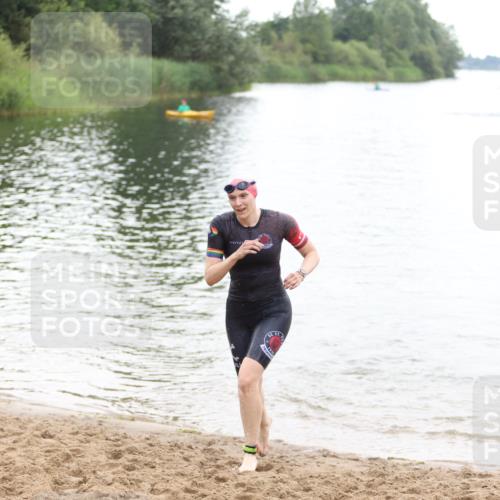 21.06.2026 - 29. Vierlanden-Triathlon Andreas Tolksdorf http://msf.ph/oto/9850815 21.06.2026 10:16:02 Schwimmen 587 meine-sportfotos.de