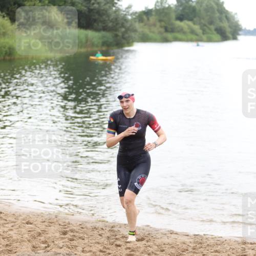 21.06.2026 - 29. Vierlanden-Triathlon Andreas Tolksdorf http://msf.ph/oto/9850817 21.06.2026 10:16:02 Schwimmen 587 meine-sportfotos.de