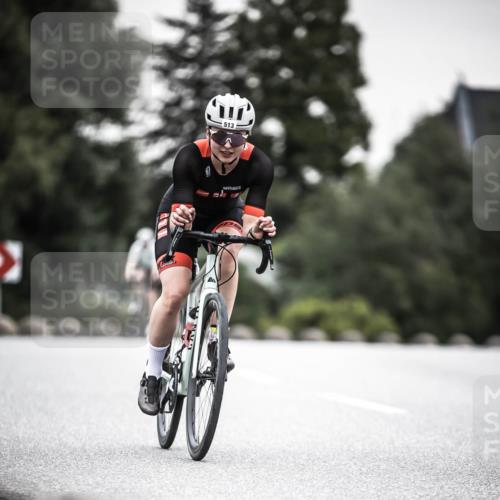 21.06.2026 - 29. Vierlanden-Triathlon H.Heesch http://msf.ph/oto/9850840 21.06.2026 10:27:26 Radfahren 10, 223, 298, 339, 378, 385, 391, 513, 563 meine-sportfotos.de
