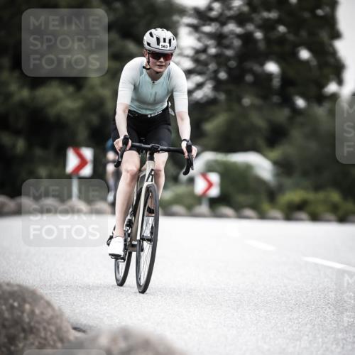 21.06.2026 - 29. Vierlanden-Triathlon H.Heesch http://msf.ph/oto/9850863 21.06.2026 10:27:31 Radfahren 87, 186, 563 meine-sportfotos.de