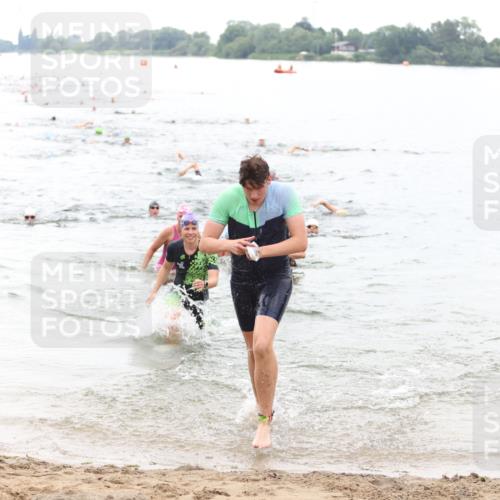 21.06.2026 - 29. Vierlanden-Triathlon Andreas Tolksdorf http://msf.ph/oto/9850866 21.06.2026 10:16:37 Schwimmen 384, 540, 577, 604, 613, 622 meine-sportfotos.de