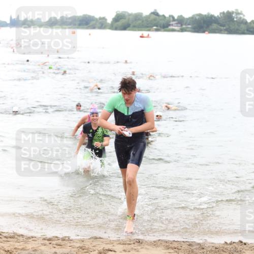 21.06.2026 - 29. Vierlanden-Triathlon Andreas Tolksdorf http://msf.ph/oto/9850869 21.06.2026 10:16:37 Schwimmen 384, 540, 577, 604, 613, 622 meine-sportfotos.de